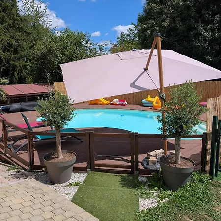 Cozy Space With Private Jacuzzi & Pool, Annecy *